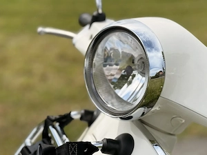 Vespa Primavera 50 Kubik 2 Takt weiß Bild 16
