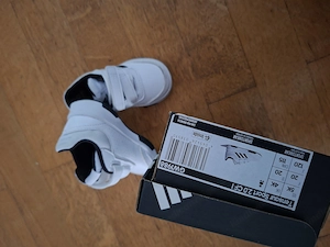 Verkaufe Kinder Schuhe Adidas Nummer 20