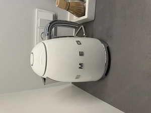 SMEG Wasserkocher Weiß