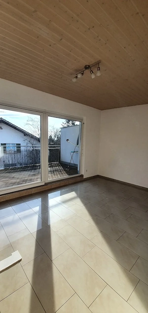 Schöne helle 3 Zimmer Penthauswohnung ca. 70 mit großer Dachterrasse ca.28 m2 und 30 m2 Hobbykeller  Bild 7