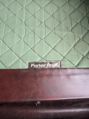 Parker Knoll Leder Sessel Chesterfield Stil. Bild 6