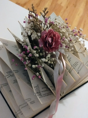 Deko Buch mit Trocken Blumen neu Bild 2