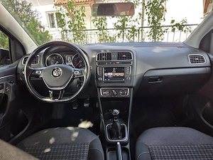 VW Polo 1.0 Comfortline   Top Zustand & extrem wenig Kilometer! Bild 3