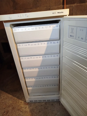 Voll funktionsfähiger Miele-Gefrierschrank 