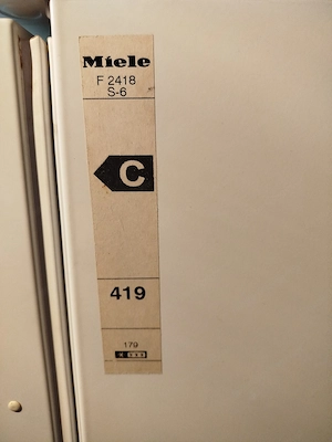 Voll funktionsfähiger Miele-Gefrierschrank  Bild 2