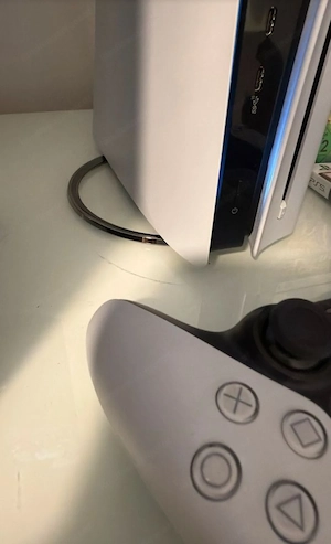Ps5 Pro m.DiscLaufwerk und 2 Games +Garantieverlängerung+Standfuß Bild 4