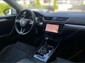 Skoda Superb 2.0 TDI Style DSG TÜV Neu Bild 4