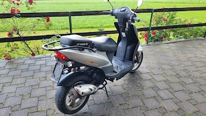 Kymco Agility 50 Moped Roller Bild 2
