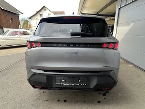 Peugeot 5008 Hybrid 136 Allure Bild 4