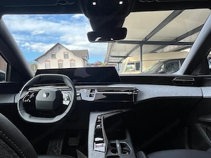 Peugeot 5008 Hybrid 136 Allure Bild 6