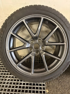 Tesla Model 3 Aero Felgen Bild 4