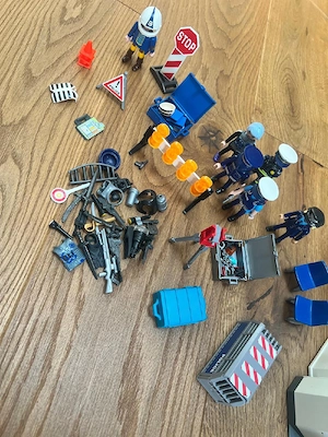 Polizeistation Playmobil Bild 3
