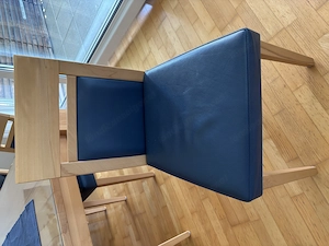 Echtholztisch, ausziehbar mit 6 Lederstühlen  Bild 2