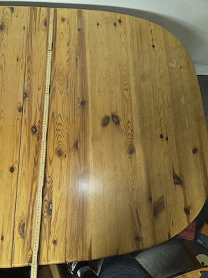 Holztisch mit Stühlen Bild 3