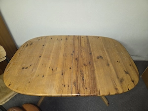 Holztisch mit Stühlen Bild 5