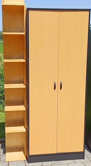  Eckregal zu verschenken