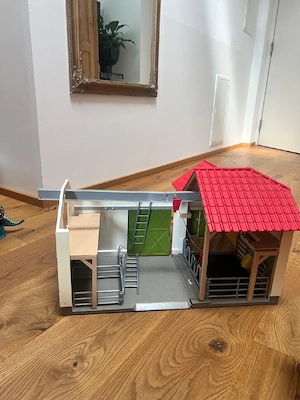 Schleich Stall Bild 2