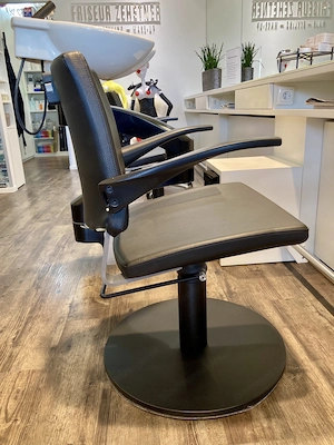 Neuewertige Friseursessel  Bild 2
