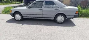 Mercedes-Benz 190D Bild 3