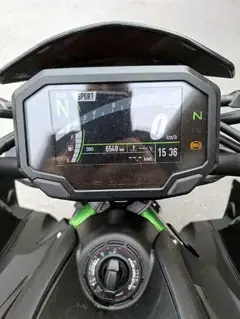 Kawasaki Z900 | PLUS Zubehörpaket | Sportlicher Umbau | 6.500 km | Service + Pickerl + Reifen NEU Bild 5