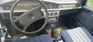 Mercedes-Benz 190D Bild 2