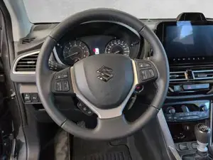 Suzuki S-Cross Bild 9
