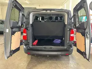 Opel Vivaro Bild 12