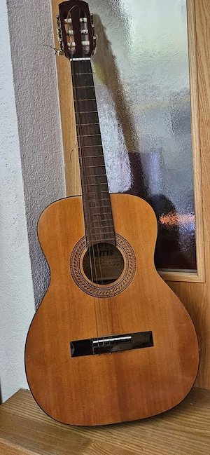 Gitarre für Freizeit  Bild 2