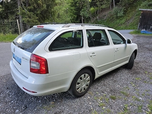 Skoda  Octavia  1.6  Tdi  4 4 Bild 4