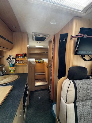 Fiat Ducato Orange Camp Wohnmobil inkl. Anhänger & umfangreichem Campingzubehör Bild 6