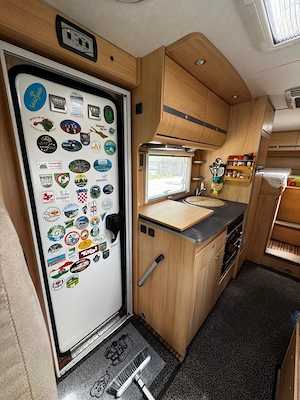 Fiat Ducato Orange Camp Wohnmobil inkl. Anhänger & umfangreichem Campingzubehör Bild 10