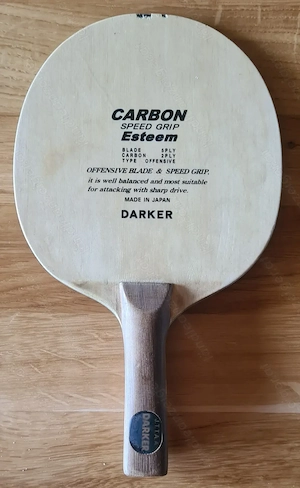 Esteem Carbon Speed Grip ST gerade Darker Hinoki Holz Tischtennis
