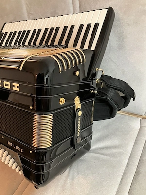Akkordeon, Hohner Morino+ V 120 De Luxe, Cassotto, schwarz, 5- chörig neuwertig Bild 5