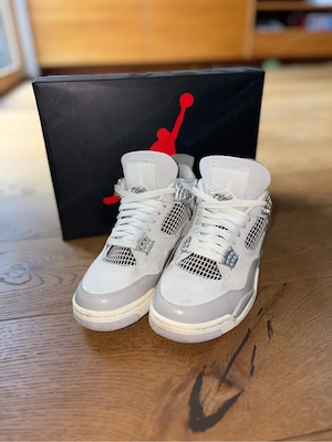 Jordan 4 Sneaker Bild 2