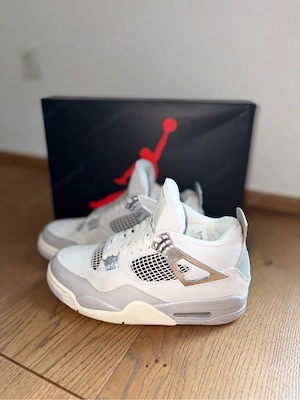 Jordan 4 Sneaker Bild 3