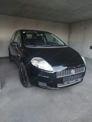 Fiat Punto 1.2 Benziner mit PS 65 Bj 2009  Bild 2