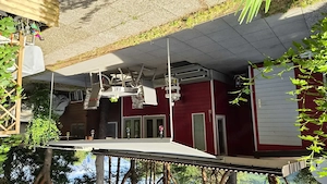 Comersee - Wohnwagen mit Holzvorbau auf Dauerstellplatz zu verkaufen Bild 2
