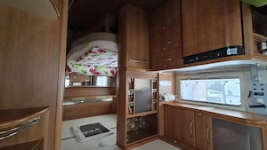Comersee - Wohnwagen mit Holzvorbau auf Dauerstellplatz zu verkaufen Bild 9