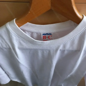 T Shirt weiß mit Kragen und Ausschnit  Bild 4