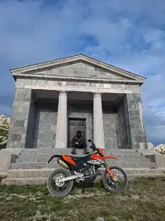KTM 690 Enduro Bild 2