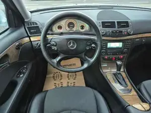 Mercedes-Benz E 220 Bild 16