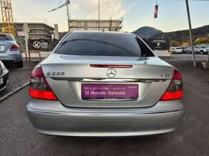 Mercedes-Benz E 220 Bild 9