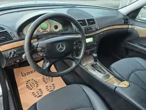 Mercedes-Benz E 220 Bild 13