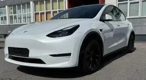 Tesla Model Y 2021 Bild 2