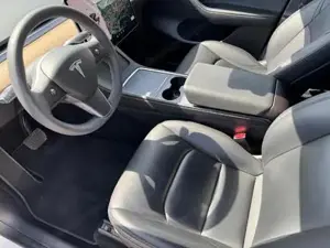 Tesla Model Y 2021 Bild 6