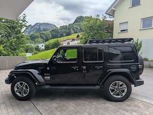 Jeep Wrangler Unlimited 2.0 GME Sahara 4 4 Aut.   272 PS   8-fach bereift Bild 3