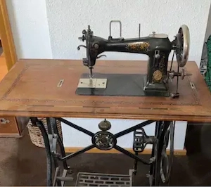 Nähmaschine antik