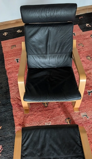 POÄNG Schwingsessel mit Fußteil LEDER schwarz Bild 5