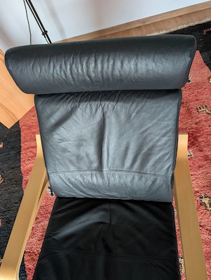 POÄNG Schwingsessel mit Fußteil LEDER schwarz Bild 3