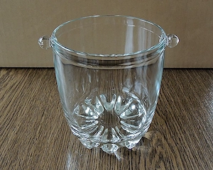 Diverse Vasen aus Porzellan, grün, für Gestecke, Blumenvase, Pflanzgefäß blau, usw.   Bild 7